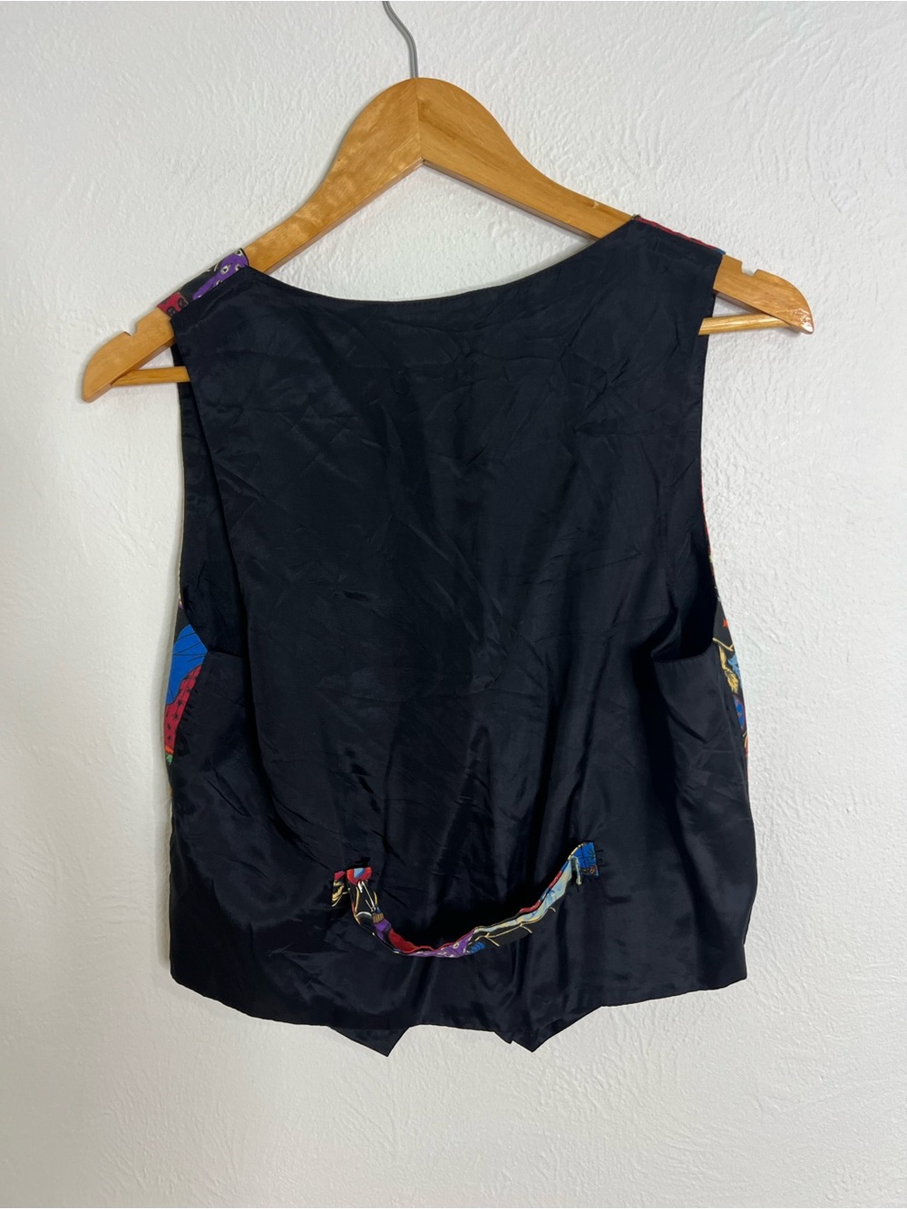 Vintage Halloween Print Vest - Colorful Spooky Scene size M - Picture 7 of 9